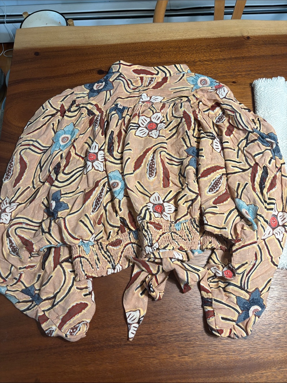 Christian Siriano Peach Floral Tie-Front Blouse with Blue & Rust Accents - Picture 4 of 4